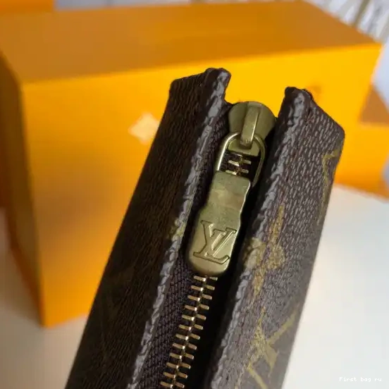 Frstbag ru POUCH Vuitton Louis TOILETRY 26 0515